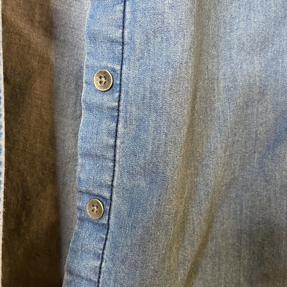 Small denim button down - Picture 2 of 5